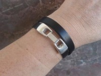 Pulseira de couro preto de 10mm com fecho de gancho
